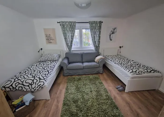 Haus Mit Garten, U Bahn Naehe, Gratis Parkplaetze Nyaraló Bécs