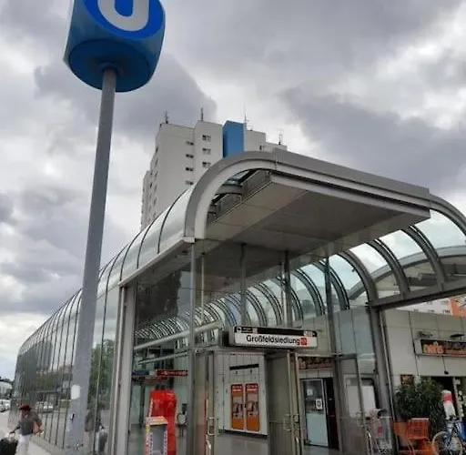 Haus Mit Garten, U Bahn Naehe, Gratis Parkplaetze