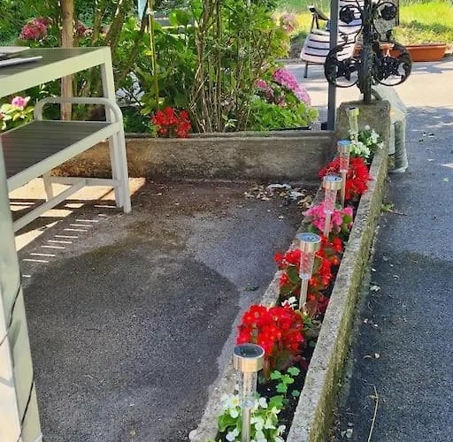 Haus Mit Garten, U Bahn Naehe, Gratis Parkplaetze Nyaraló