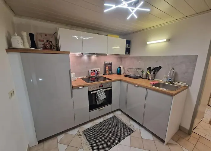 Nyaraló Haus Mit Garten, U Bahn Naehe, Gratis Parkplaetze *