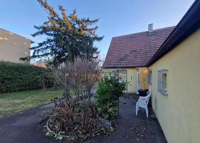 Haus Mit Garten, U Bahn Naehe, Gratis Parkplaetze Nyaraló Bécs