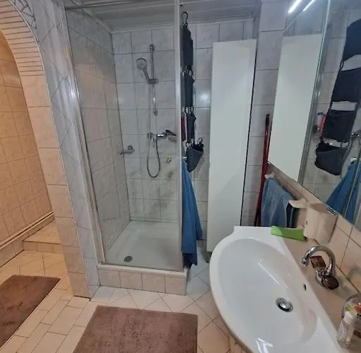 Haus Mit Garten, U Bahn Naehe, Gratis Parkplaetze *